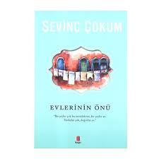 Evlerinin Önü