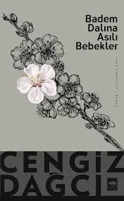 Badem Dalına Asılı Bebekler